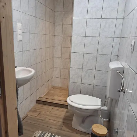 펜션 Tiszavirag Szallashely Tiszaalpar