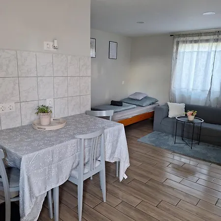 Tiszavirag Szallashely *