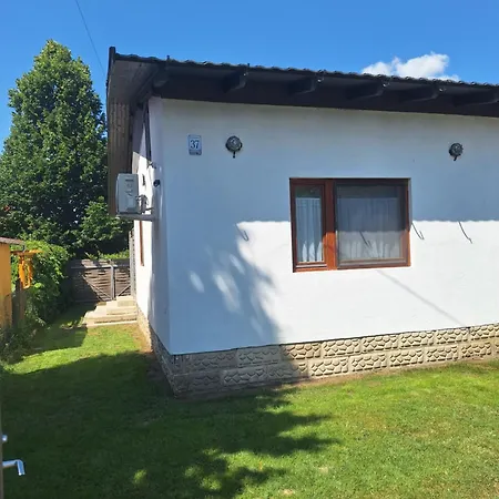 Tiszavirag Szallashely 펜션 *