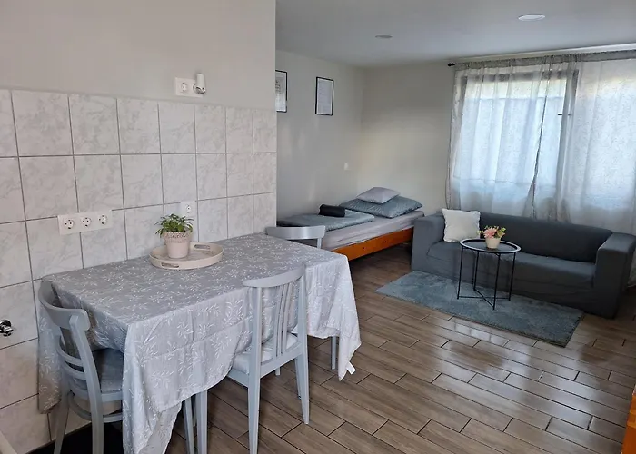 Tiszavirag Szallashely *